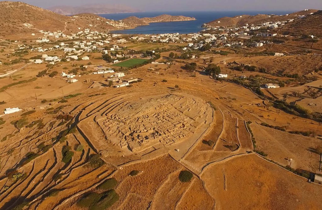 Ios island tour, Skarkos prehistoric site & Manganari beach