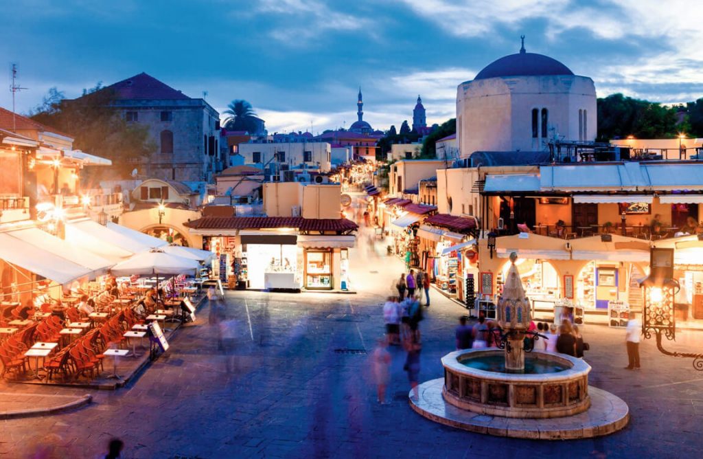 Greek by-night folklore experience